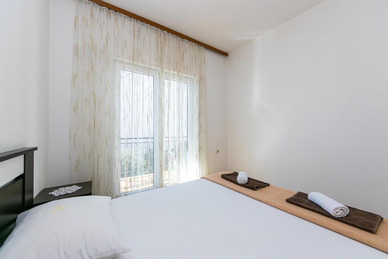Apartments With A Parking Space Gradac, Makarska - 14708 Екстер'єр фото