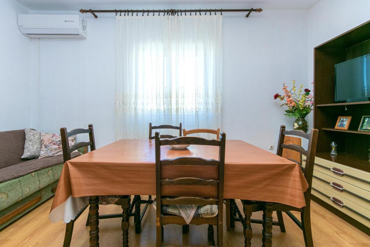 Apartments With A Parking Space Gradac, Makarska - 14708 Екстер'єр фото